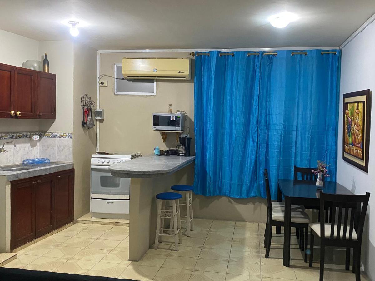 Playa Suites, Cerca Del Malecon Манта Экстерьер фото