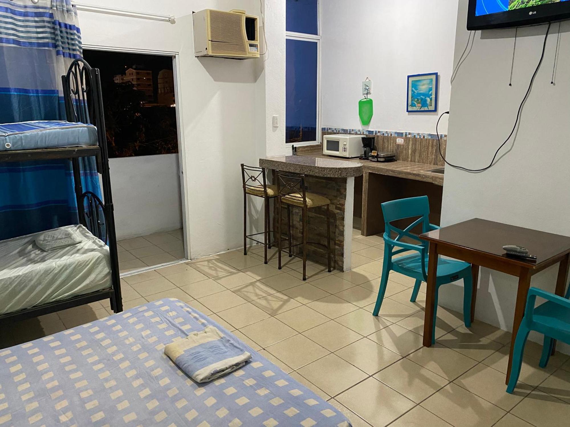 Playa Suites, Cerca Del Malecon Манта Экстерьер фото
